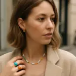 Trend bijoux smaltati: perché stanno diventando irrinunciabili nei look di tutti i giorni