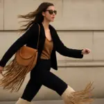 Trend accessori con frange: valorizzano il movimento e danno carattere al tuo look